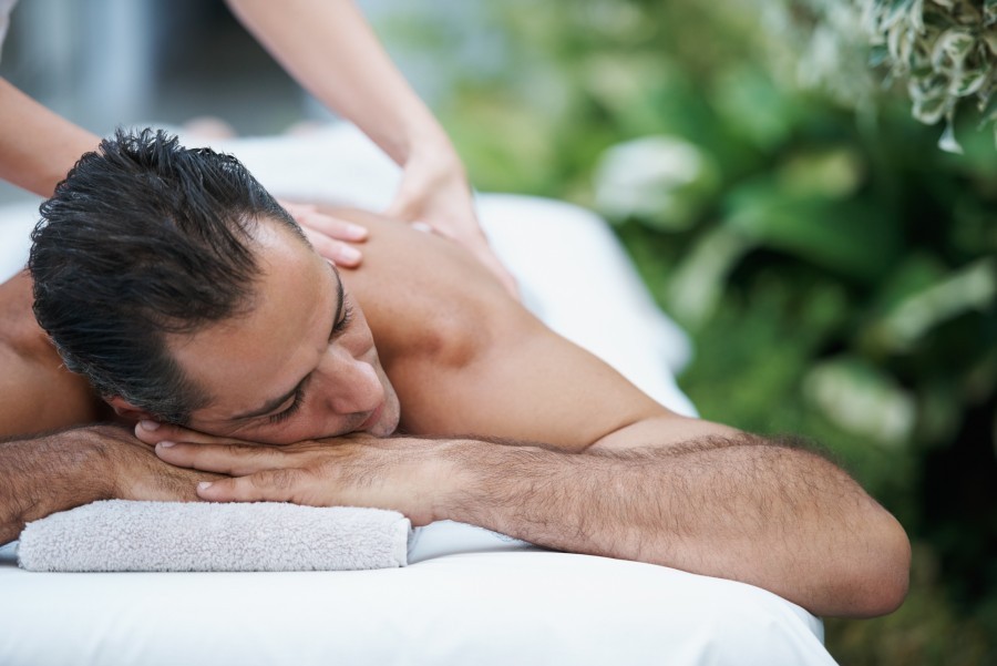 Quels sont les bienfaits d'un massage naturiste pour le corps et l'esprit ?